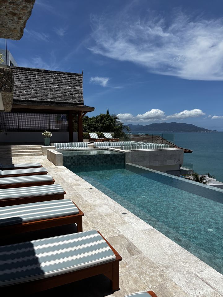 Villa Syama infinity pool overlooking the sea, Koh Samui